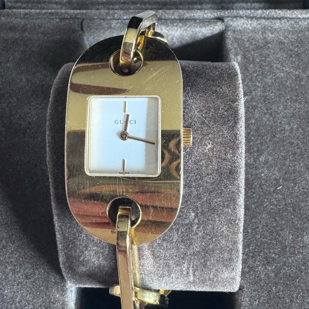 Authentic gucci gold bracelet watch